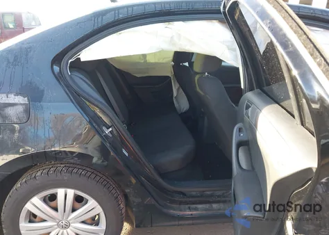 2015 Volkswagen Jetta 2.0L Tdi S z USA, uszkodzony, nr VIN 3VW3A7AJ8FM342292